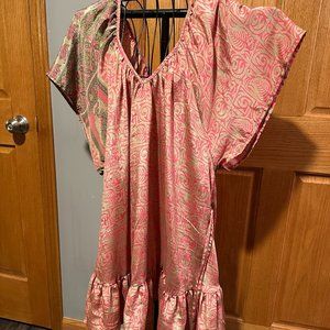 Red Dress, Brown Dress, Blonde Vagabone